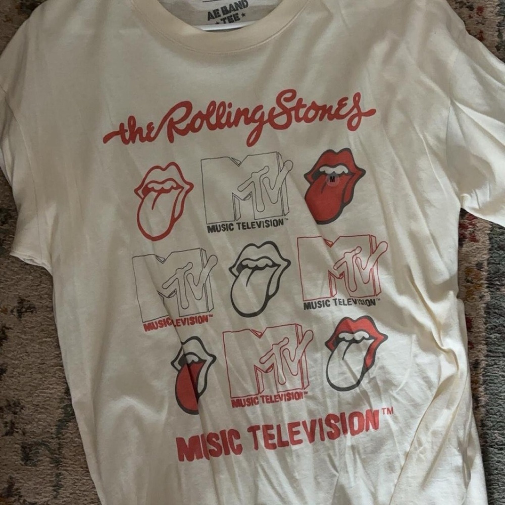 American Eagle Outfitters White Graphic Tee
